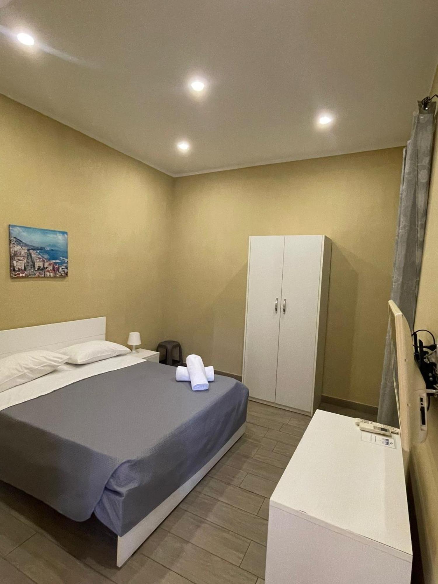 Royal Dante Bed & Breakfast Naples Exterior photo